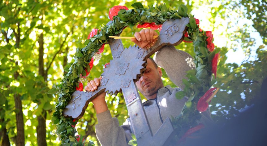 Поклонението се прави четири пъти в годината.