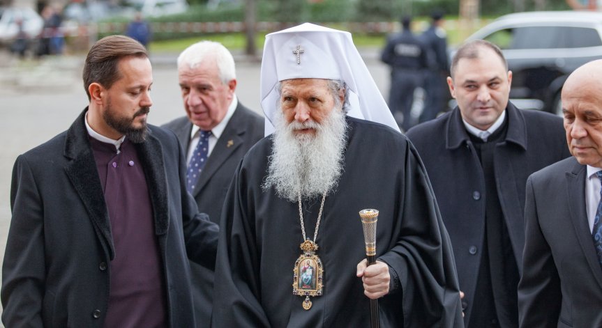 Патриарх Неофит: Свеждаме глави пред жертвения подвиг на всички знайни и незнайни войни