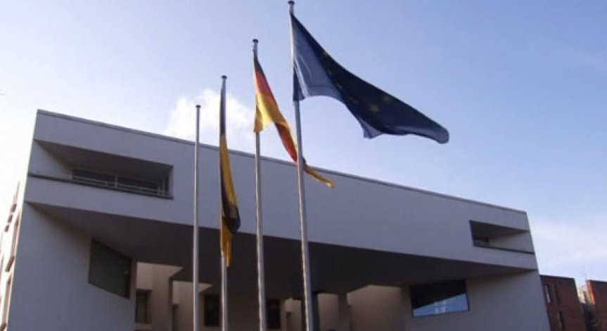 Германия вкарва бежанците в системата