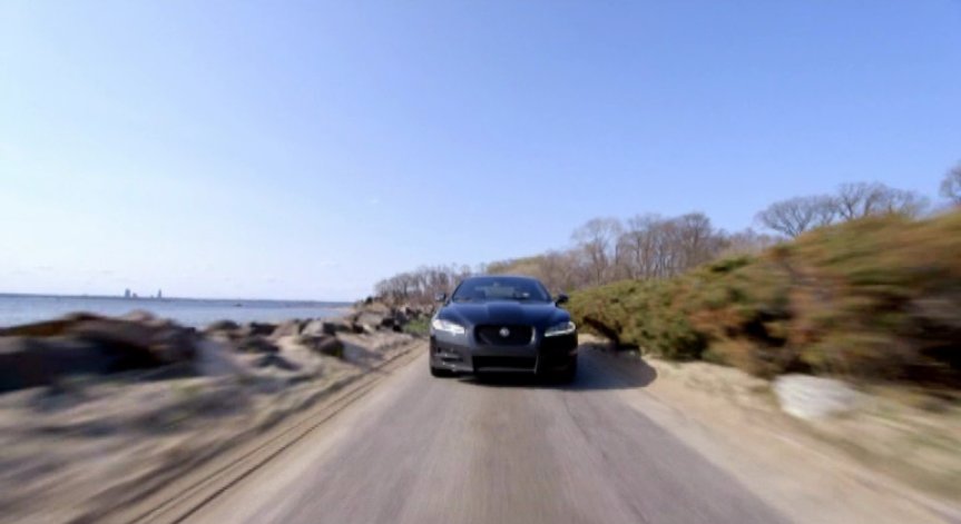 Зад волана на Jaguar XF