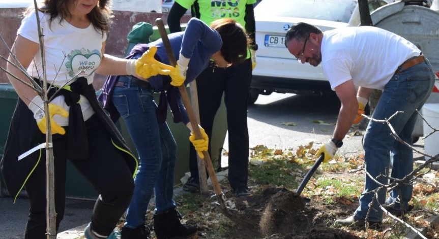 Още 375 дръвчета ще засади ЧЕЗ Електро по време на инициативата We Do Green