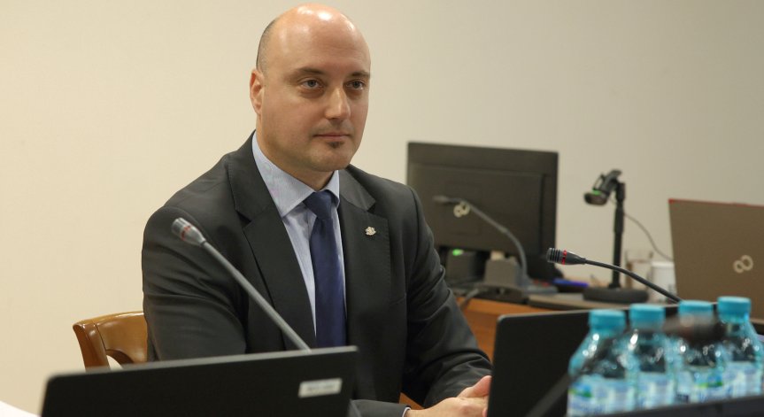 Министър Славов оспорва пред ВАС избора на Сарафов за и.д. главен прокурор