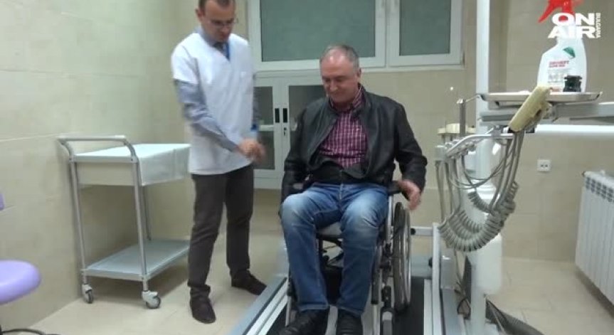Откриха първия у нас специализиран кабинет за дентално лечение на хора с увреждания