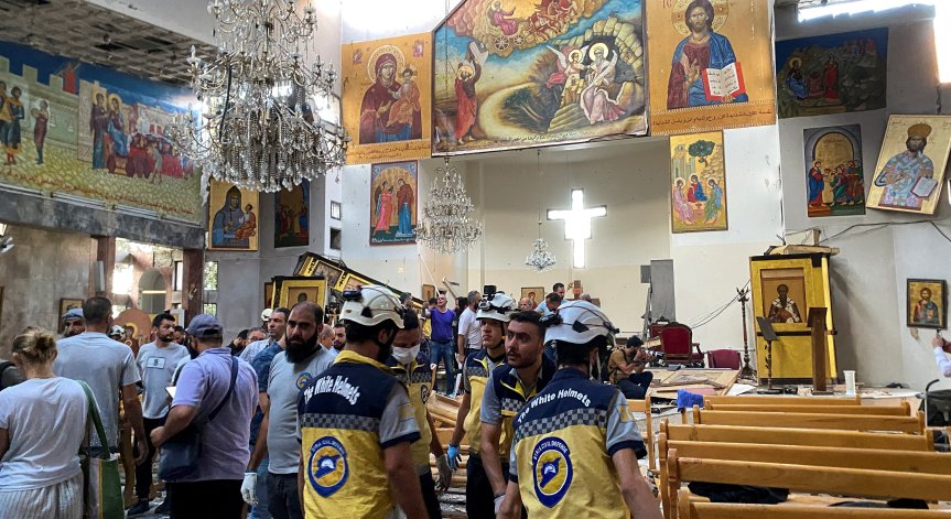По време на нападението в храма се е провеждала литургия.