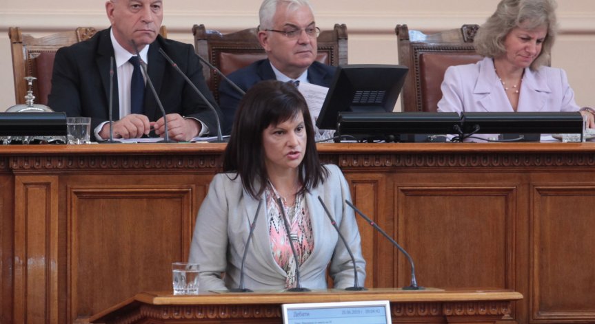 Спешно изслушват управителя на Здравната каса след смъртта на Мими