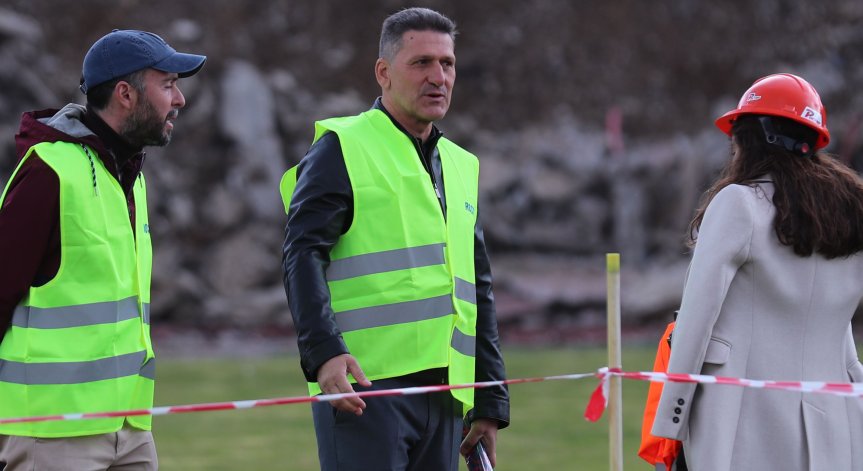 Троен възел за треньорския пост в ЦСКА