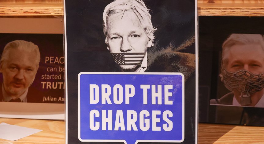 Асанж остава изолиран в килия: Доживотен затвор или помилване го очаква?