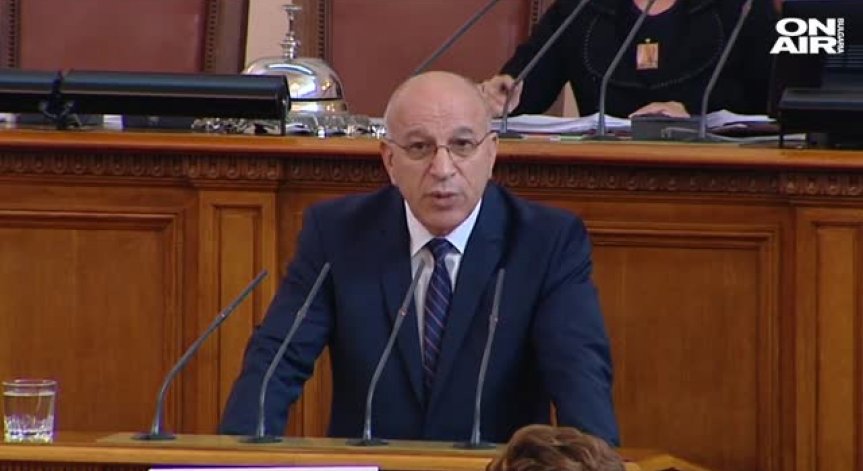 Заради хората с увреждания: БСП поиска оставката на зам.-шефа на НС