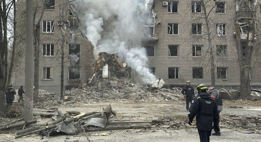 Русия и Украйна не спират атаките помежду си.