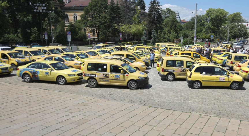 Такситата внесоха искане в СО за по-високи цени на услугите
