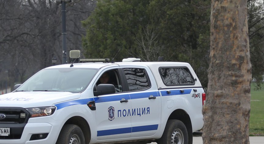 Заради скандал: Мъж запали колата на жена си