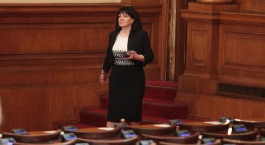 Кортежът на Цвета Караянчева катастрофира край Хитрино