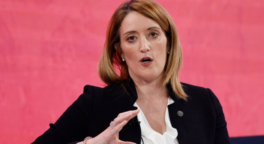 ЕП свали имунитетите на още двама депутати заради 