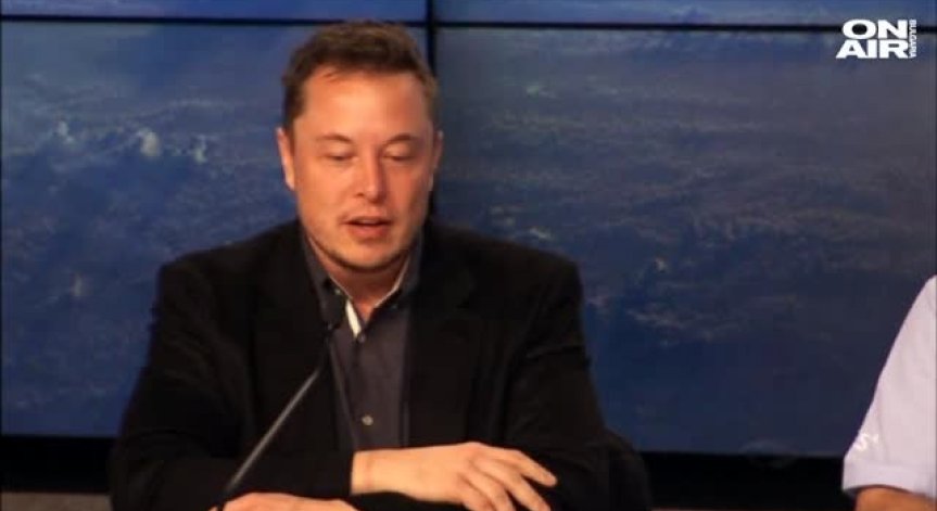 Илън Мъск изтри профилите на компаниите си от Facebook