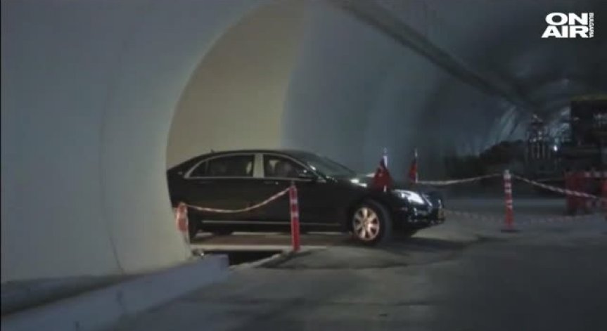 Истанбул с първи тунел за автомобили под Босфора