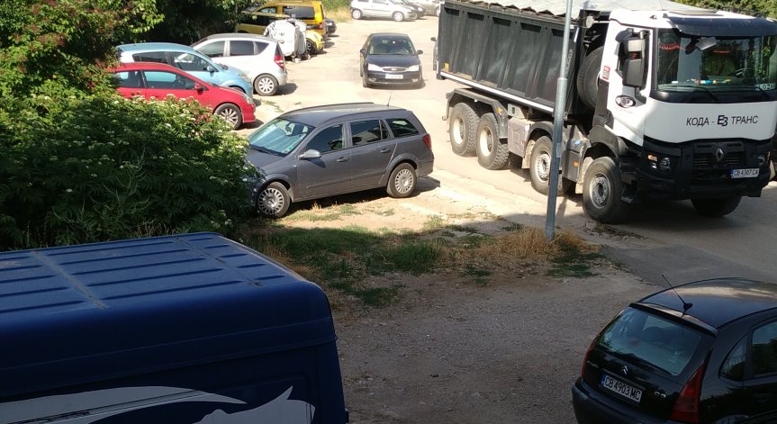 Сигнал от столичен квартал: Шум, мръсотия, а не можем да отворим прозорци