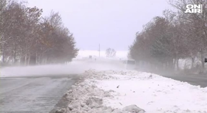 Повече полицаи по пътищата и в моловете по празниците