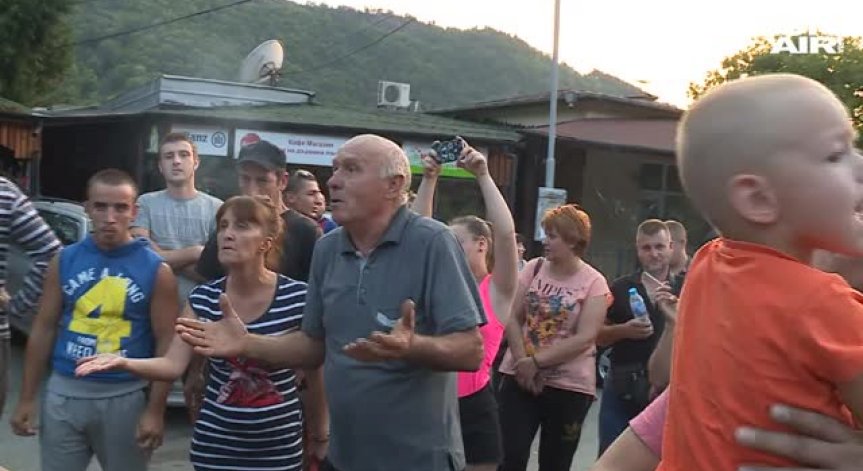 Напрежение по време на снощния протест в Своге