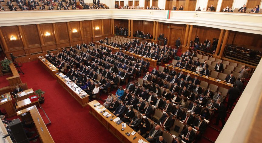 НС обсъжда оставката на Мирослав Иванов, министър Николов обяснява за тока