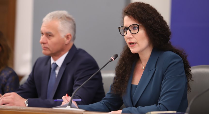 Константинова: Ръководството на 