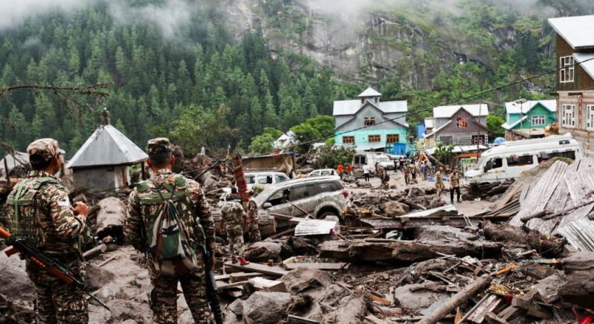 Бурни кални свлачища и придошли води заляха селото Часоти.
