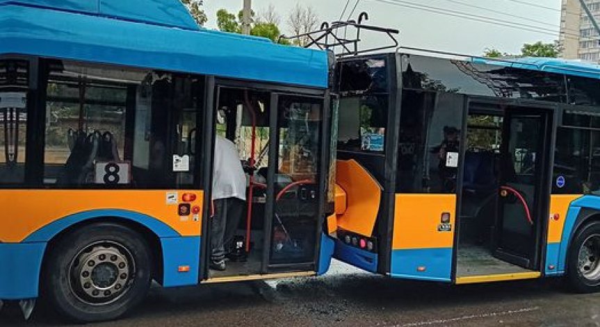 ПТП между тролейбуси в столицата.
