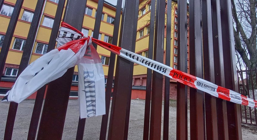 Бомбени заплахи заляха училищата в страната, такава днес получи и УНСС