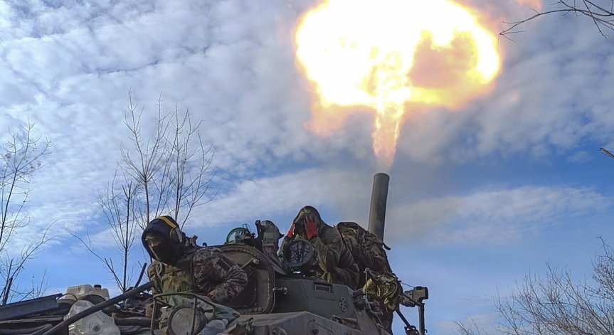 Руското МО: Трима военни са убити при удара срещу военновъздушната база Енгелс