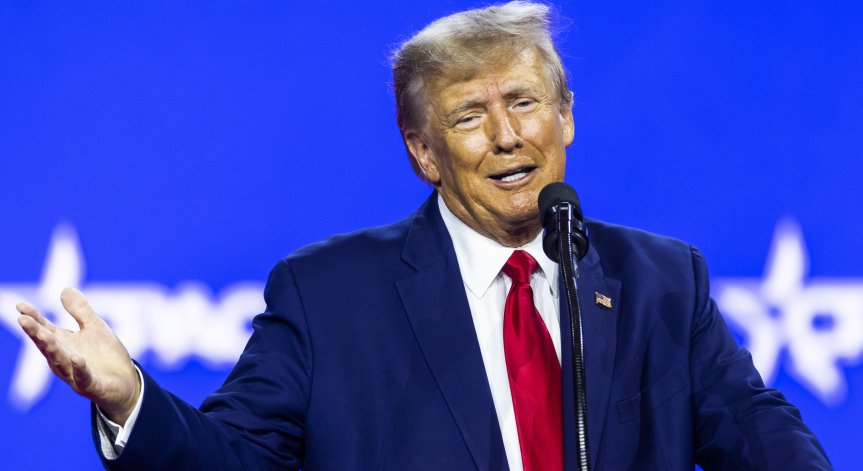 След две години забрана: Върнаха канала на Тръмп в YouTube