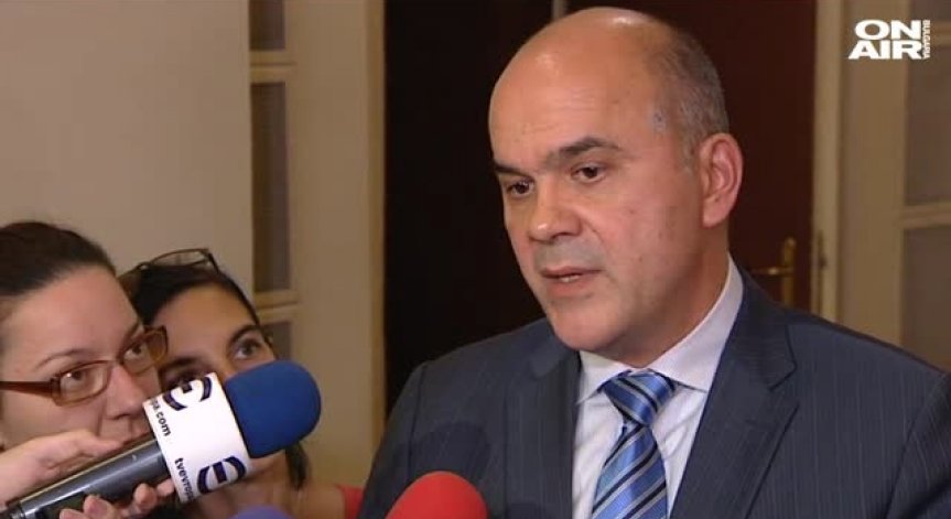 Синдикатите скочиха срещу намалените пари за болнични