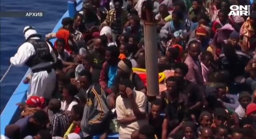 Десетки мигранти загинаха при корабокрушение край Либия