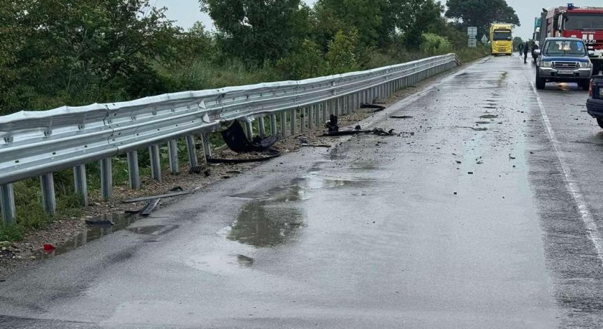 Човек загина в катастрофа между камион и кола