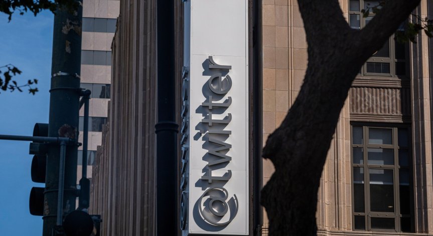 Уволненията в Twitter ще излязат солено на Мъск, ще дължи $37,7 млн. само на глaвния изпълнитeлeн диpeĸтop