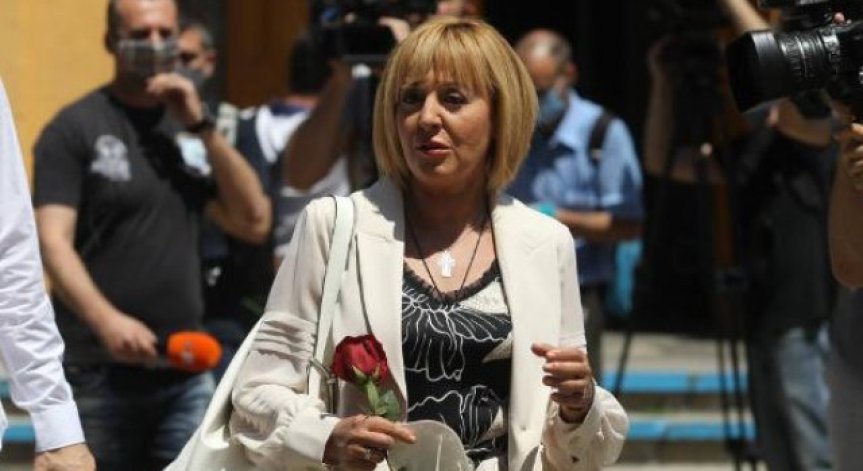 Манолова: Държавата да компенсира скока на битовите сметки и електроенергията