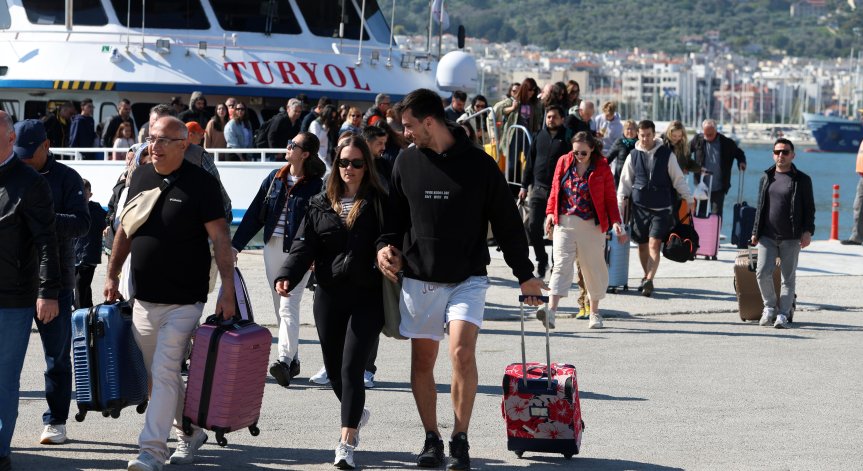 Правителството пое значителна част от тежестта, пред която са изправени корабните компании.