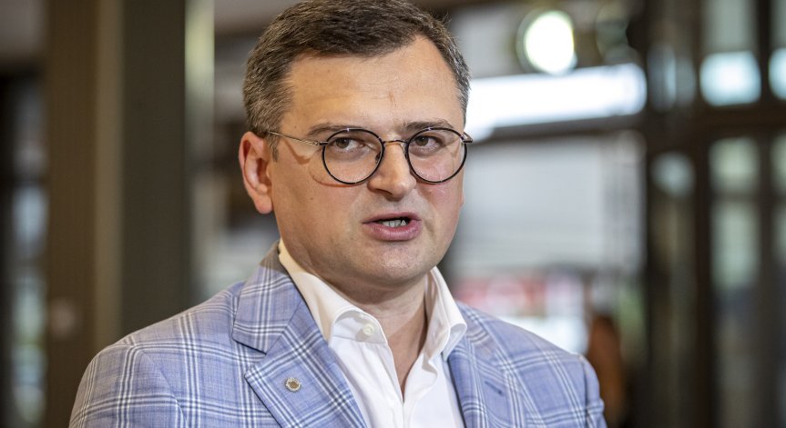 Кулеба е поискал от израелския премиер отбранителни системи срещу ракети и дронове