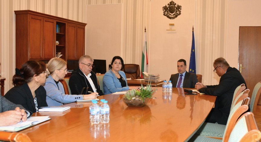 Реорганизират движението на влаковете от гарите София и София-Север