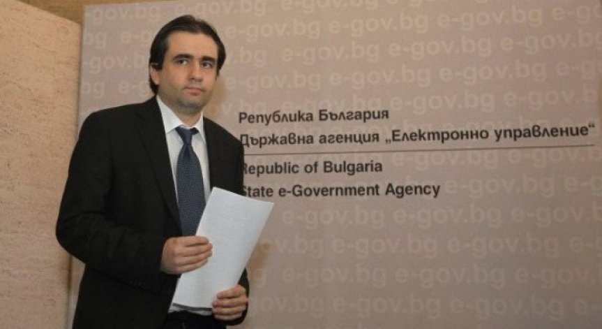 Божанов: Обсъждаме спешни мерки срещу кибератаките