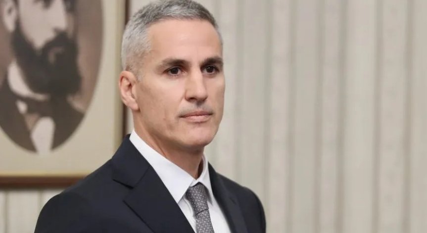 Гюров обявява официално президентската си кандидатура на 1 септември