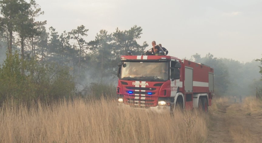 Пожар гори близо до българо-турската граница, евакуират две села