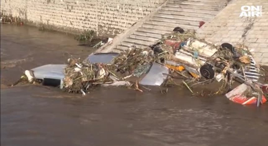 Пожари, наводнения... Природни бедствия в Европа, Азия и Америка