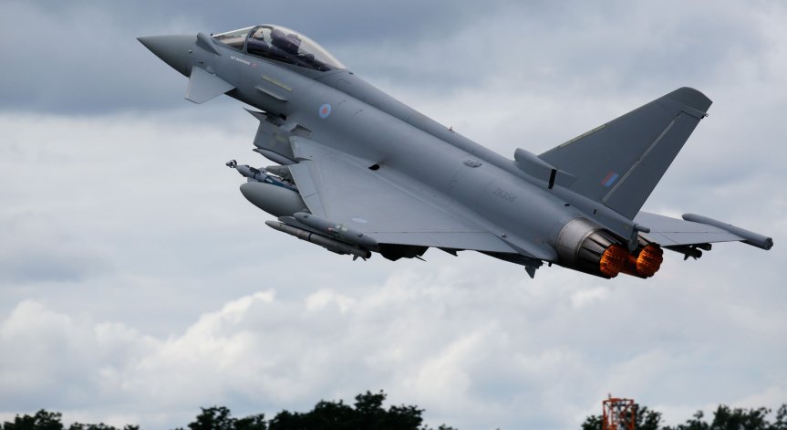 Изтребител Eurofighter се разби в Сицилия, пилотът загина