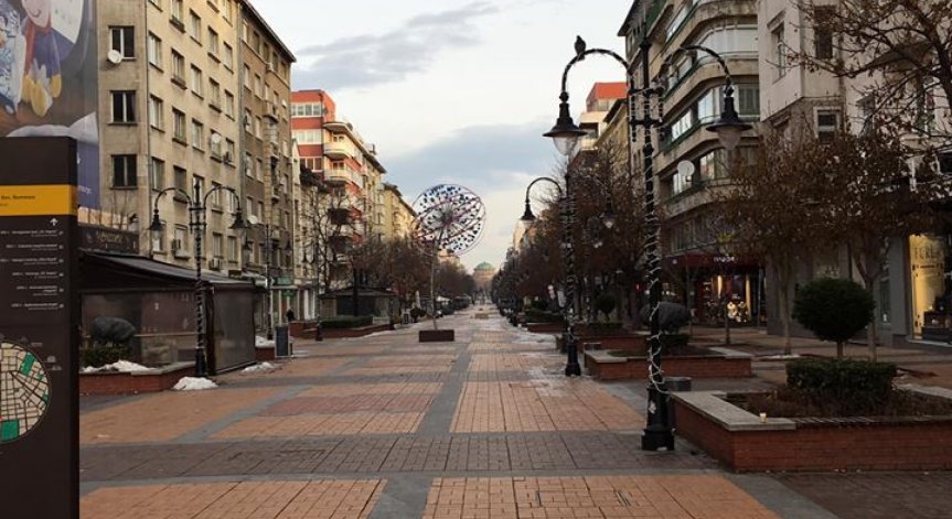 Празнично: Главни улици и булеварди в столицата останаха.... празни