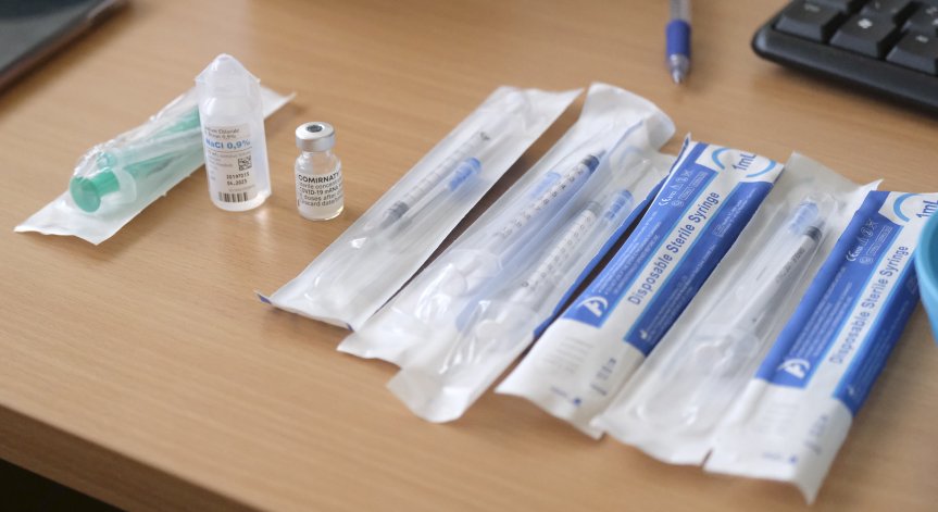 Ще се прилага ли ваксината на Pfizer при подрастващи?