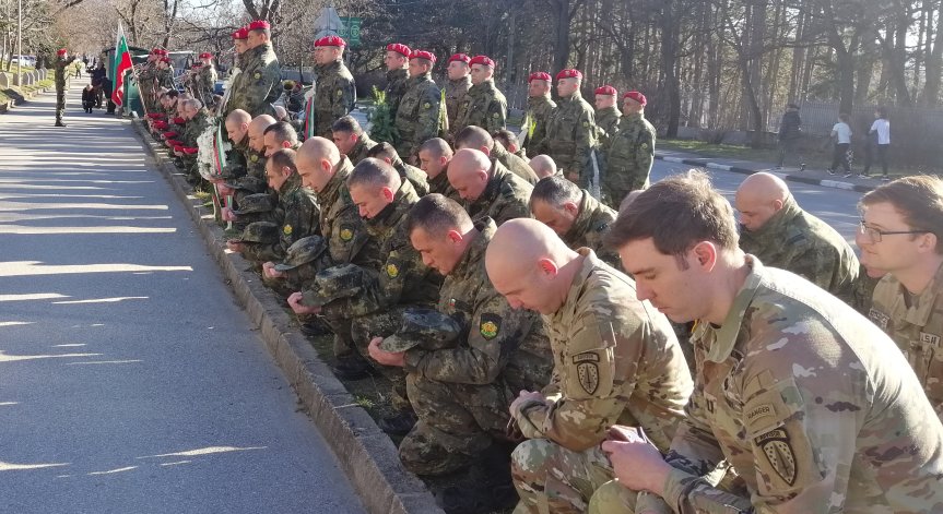Изпращаме контингент от 100 военни към силите на НАТО в Косово