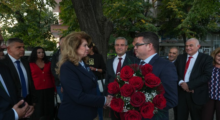 Йотова: България трябва да бъде активен глас за мир в Украйна