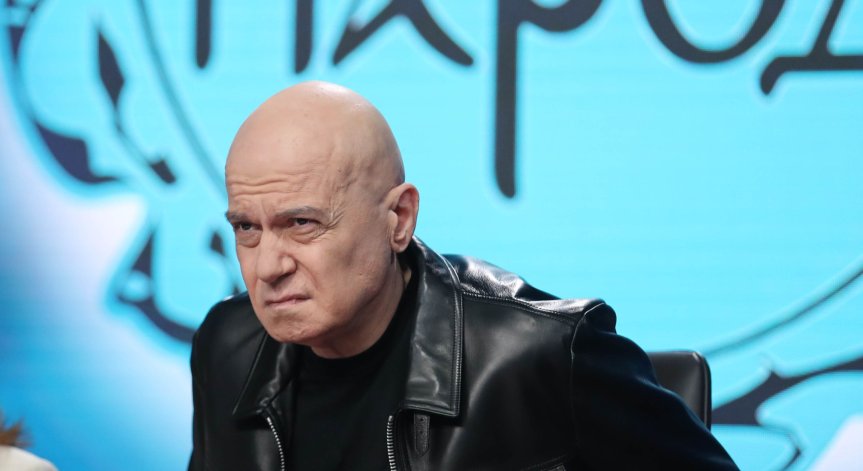 Трифонов за катастрофата с кола на НСО: Кирил Петков обеща да ходи пеша