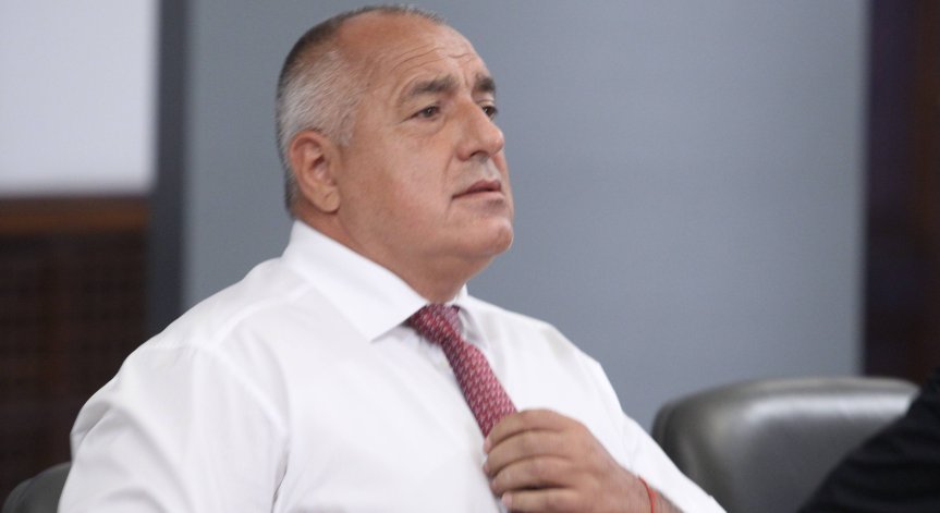 Борисов провел среща с министрите, готови са за оставка