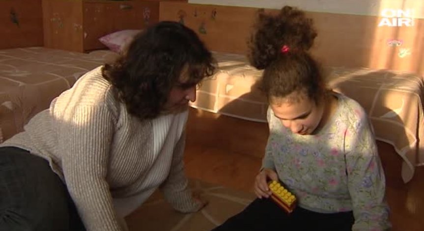 Как се гледа дете със 100% инвалидност и възнаграждение от 230 лева на месец?