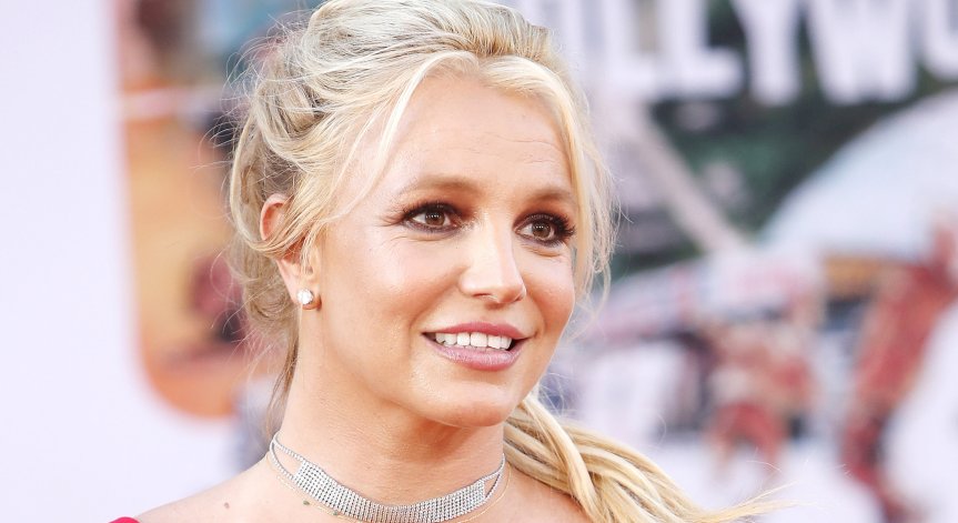 Бритни Спиърс вдигна полицията 